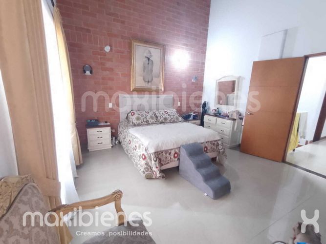 Apartamento de 3 alcobas en arriendo en Suramérica, Medellín, 240 m² · foto 6 de 14