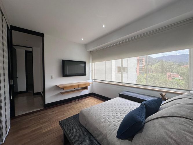 Apartamento de 3 alcobas en arriendo en El Poblado, Medellín, 230 m² · foto 15 de 20