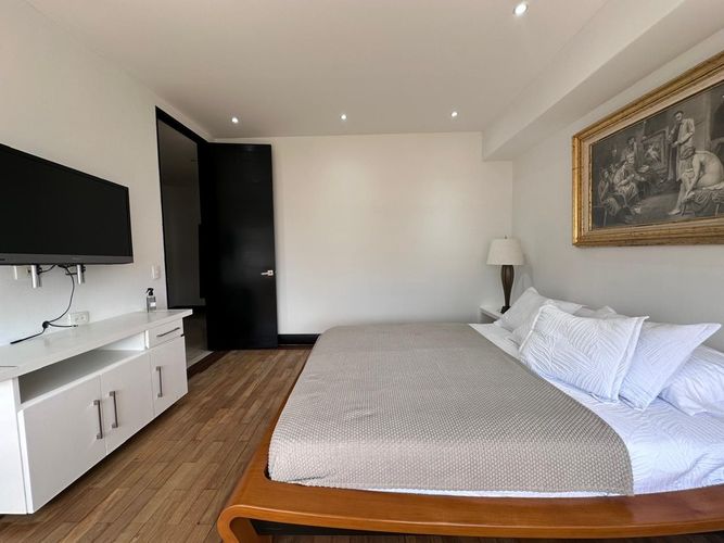 Apartamento de 3 alcobas en arriendo en El Poblado, Medellín, 230 m² · foto 12 de 20