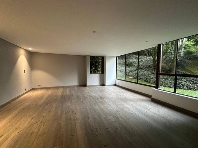 Apartamento de 3 alcobas en venta en Las Lomas No.1, Medellín, 340 m² · foto 15 de 24