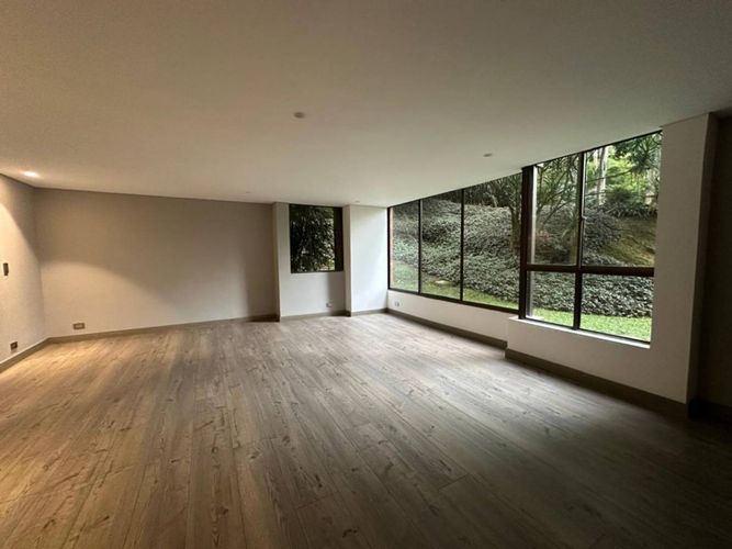 Apartamento de 3 alcobas en venta en Las Lomas No.1, Medellín, 340 m² · foto 17 de 24