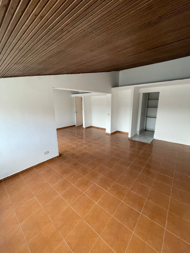 Casa en venta en Niza, Bogotá · foto 3 de 16