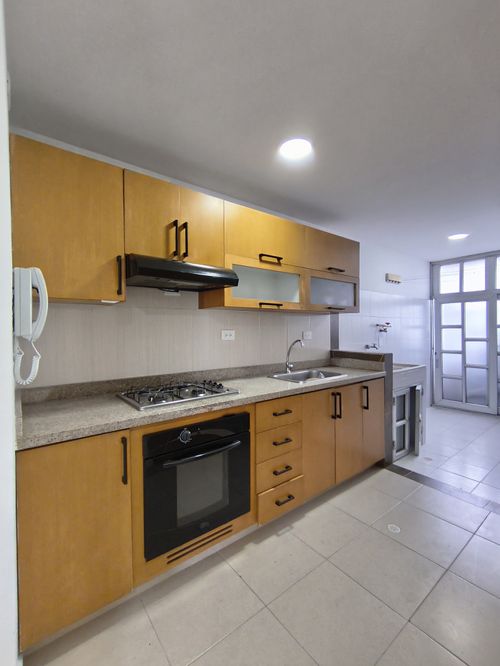 Apartamento de 3 alcobas en venta en La Floresta, Los Patios, 90 m² · foto 2 de 14
