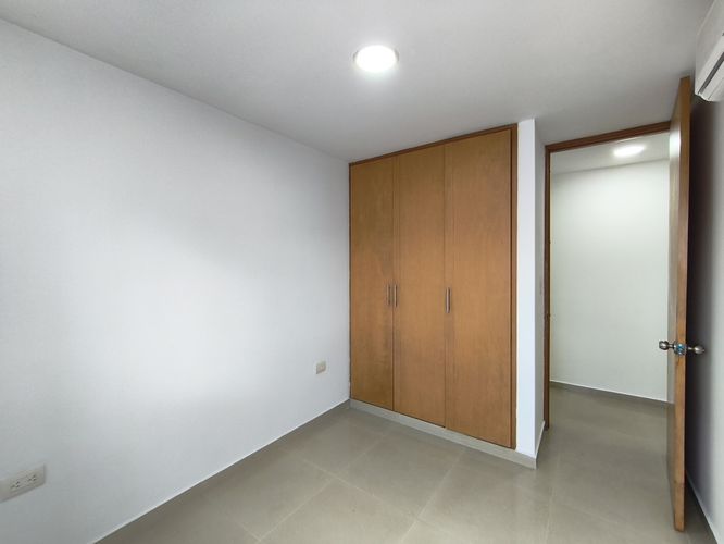 Apartamento de 3 alcobas en venta en La Floresta, Los Patios, 90 m² · foto 5 de 14