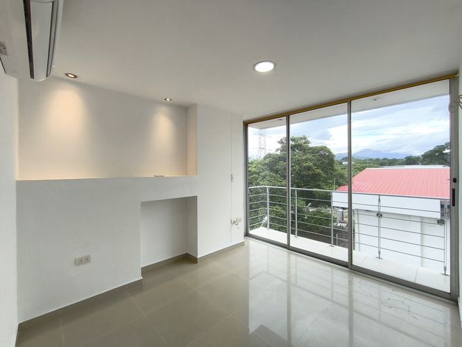 Apartamento de 3 alcobas en venta en La Floresta, Los Patios, 90 m² · foto 8 de 14