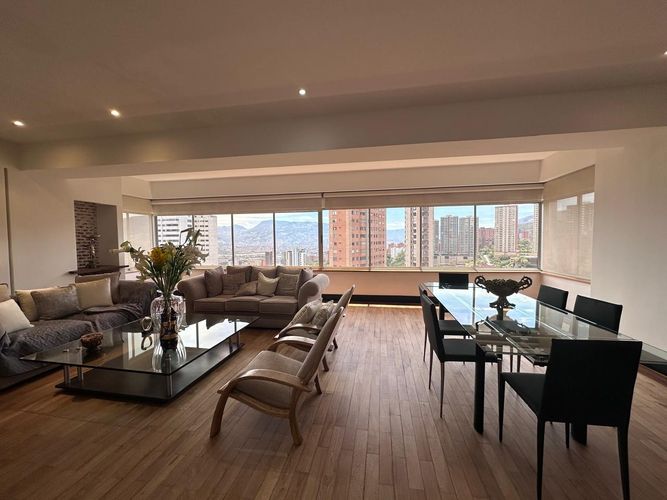 Apartamento de 3 alcobas en arriendo en El Poblado, Medellín, 230 m² · foto 2 de 20