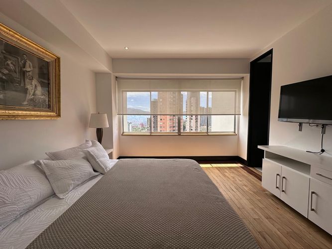 Apartamento de 3 alcobas en arriendo en El Poblado, Medellín, 230 m² · foto 8 de 20