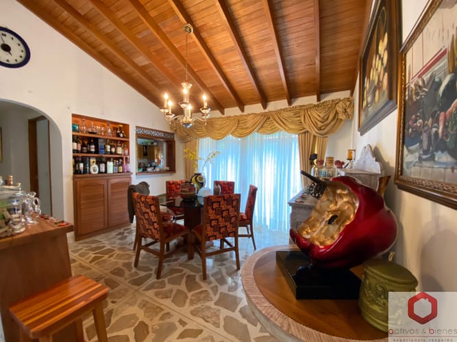 Casa de 4 alcobas en venta en Aeropuerto, Rionegro · foto 5 de 21