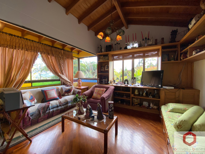Casa de 4 alcobas en venta en Aeropuerto, Rionegro · foto 6 de 21