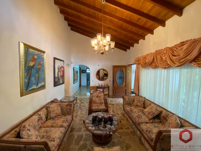 Casa de 4 alcobas en venta en Aeropuerto, Rionegro · foto 7 de 21