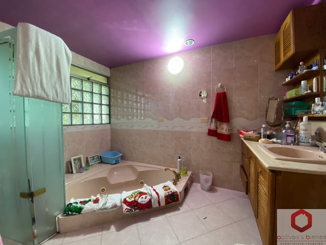 Casa de 4 alcobas en venta en Aeropuerto, Rionegro · foto 15 de 21