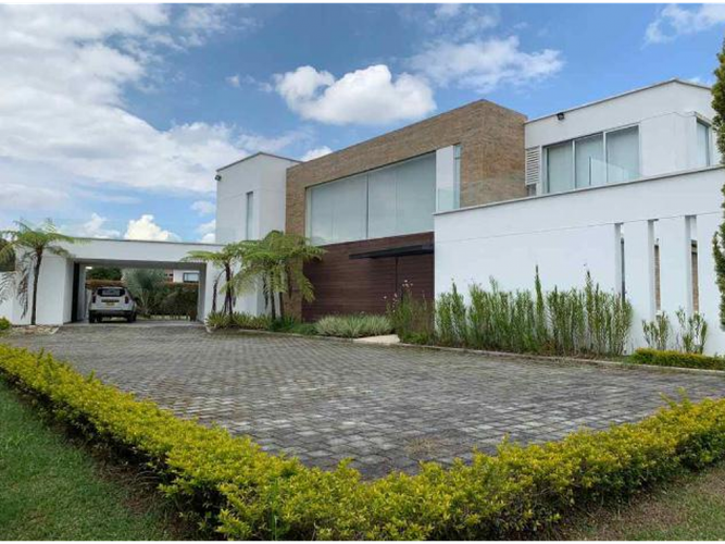 Casa de 5 alcobas en venta en Llano Grande, Rionegro, 560 m² · foto 5 de 10