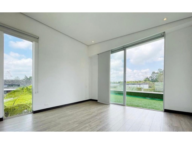 Casa de 5 alcobas en arriendo en Llano Grande, Rionegro, 560 m² · foto 6 de 10