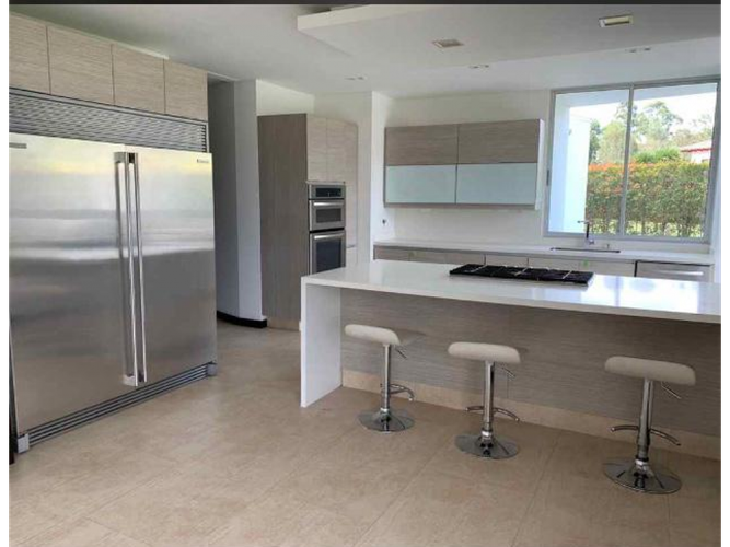 Casa de 5 alcobas en arriendo en Llano Grande, Rionegro, 560 m² · foto 7 de 10
