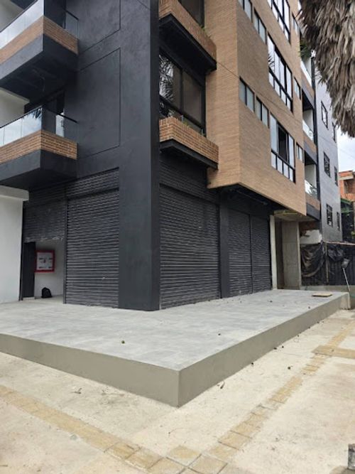 Local en arriendo en Naranjal, Medellín, 145 m² · foto 2 de 5