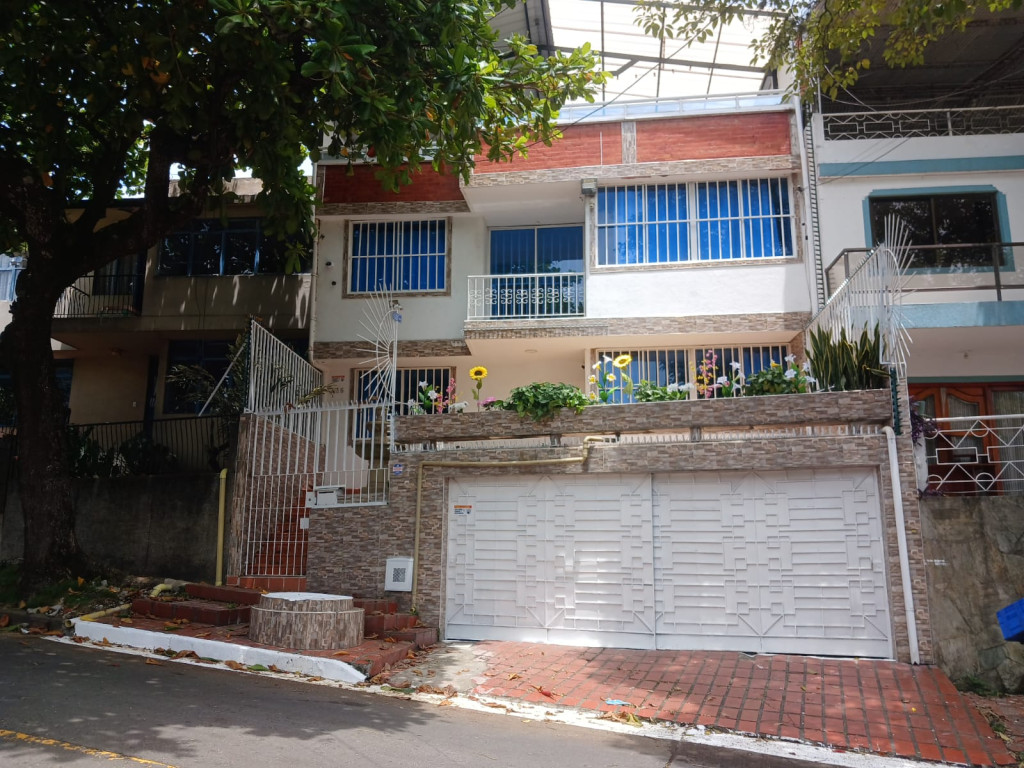 Casa en Arriendo en Miraflores, Cali