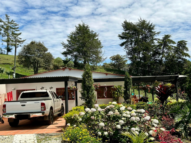 Finca en arriendo en Puente Pelaez, El Retiro, 210 m² · foto 2 de 13