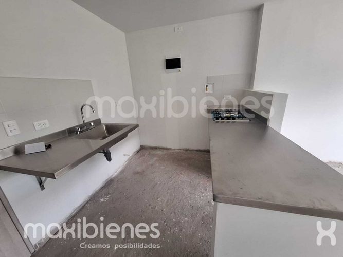 Apartamento de 3 alcobas en venta en Holanda, Sabaneta, 70 m² · foto 2 de 14