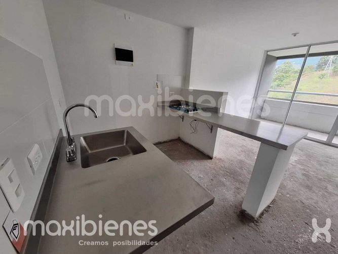 Apartamento de 3 alcobas en venta en Holanda, Sabaneta, 70 m² · foto 4 de 14