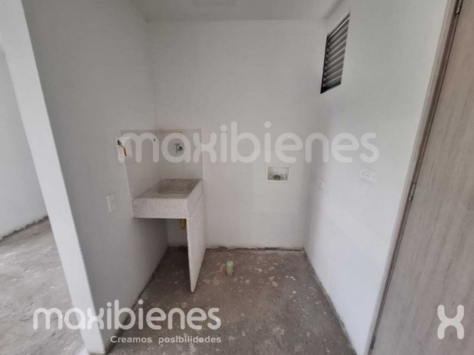 Apartamento de 3 alcobas en venta en Holanda, Sabaneta, 70 m² · foto 10 de 14