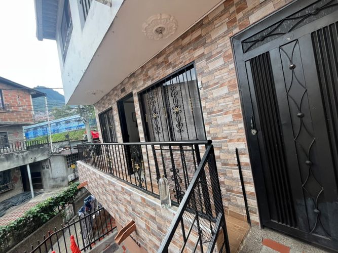 Casa de 3 alcobas en venta en Doce De Octubre No.1, Medellín, 73 m² · foto 16 de 24