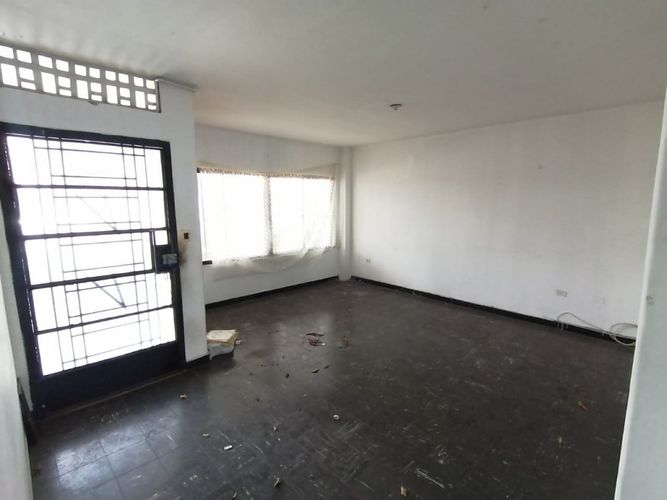 Casa de 8 alcobas en venta en Champagnat, Cali, 375 m² · foto 2 de 24