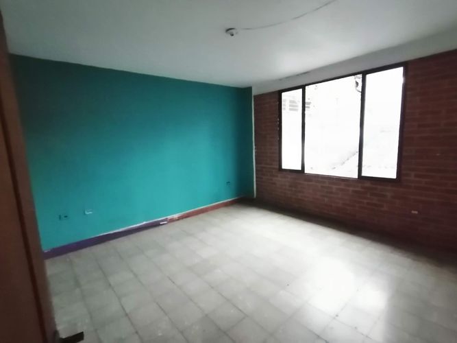 Casa de 8 alcobas en venta en Champagnat, Cali, 375 m² · foto 22 de 24
