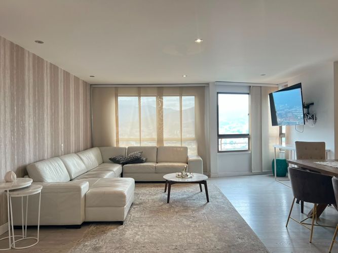 Apartamento de 3 alcobas en arriendo en El Diamante No. 2, Medellín, 138 m² · foto 2 de 20