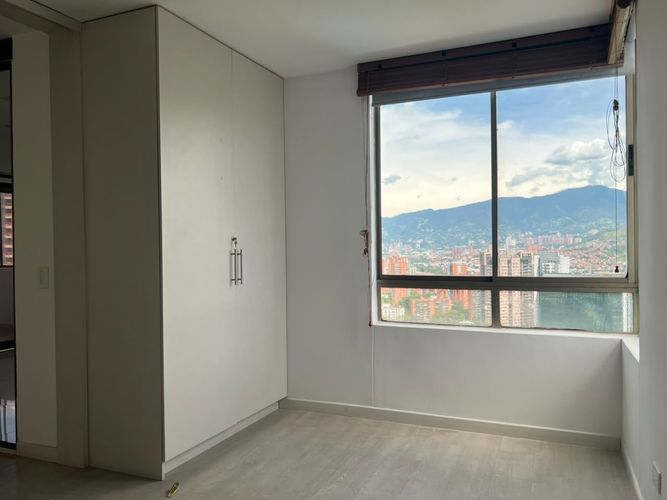 Apartamento de 4 alcobas en arriendo en El Poblado, Medellín, 160 m² · foto 13 de 18