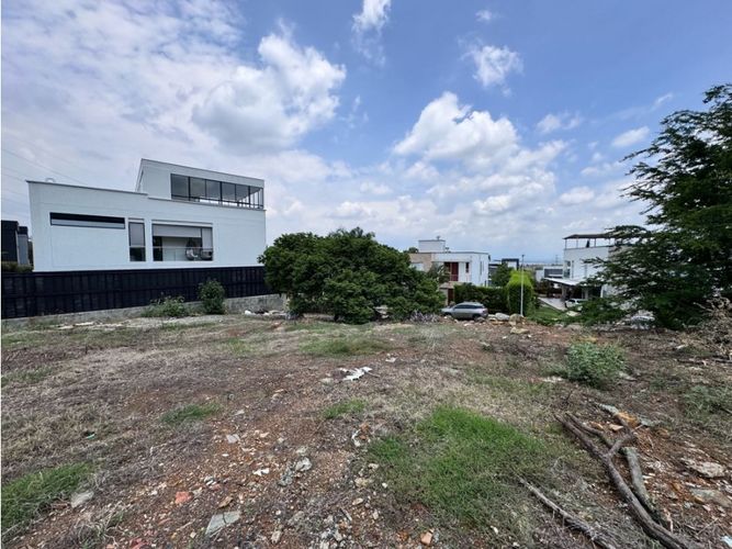 Lote en venta en Pance, Cali, 931 m² · foto 3 de 10