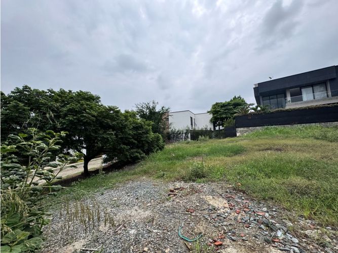 Lote en venta en Pance, Cali, 931 m² · foto 5 de 10