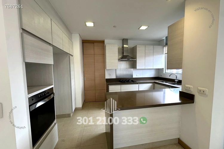 Apartamento de 3 alcobas en arriendo en Los Parra, Medellín, 170 m² · foto 5 de 24