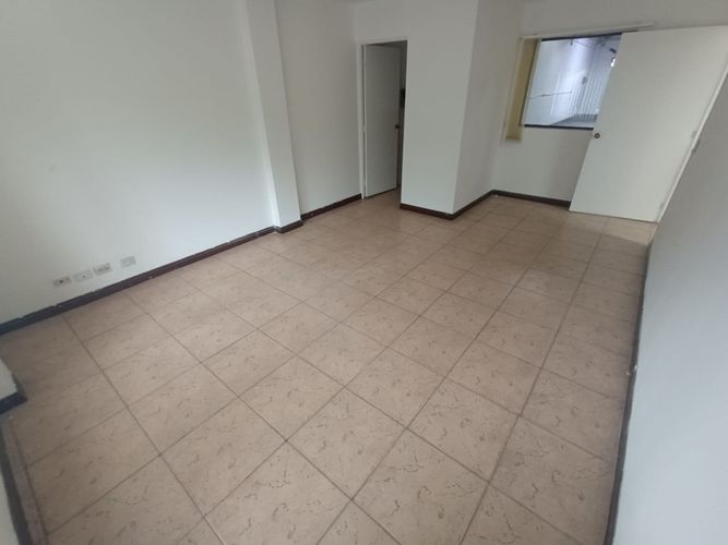 Local en arriendo en Colombia, Medellín, 350 m² · foto 8 de 11