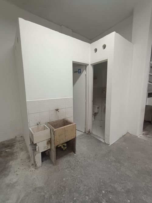 Local en arriendo en Colombia, Medellín, 350 m² · foto 11 de 11