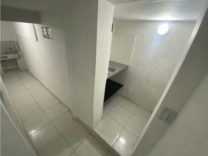 Local en arriendo en Bombona No.1, Medellín, 35 m² · foto 2 de 4