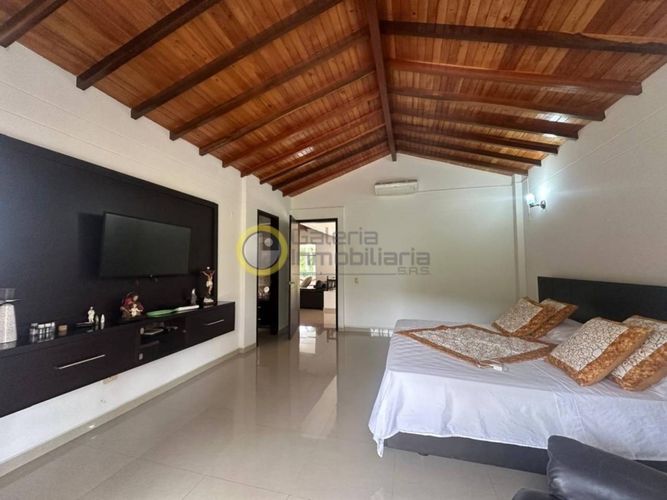 Casa de 4 alcobas en venta en Menzuly, Floridablanca, 524 m² · foto 11 de 24