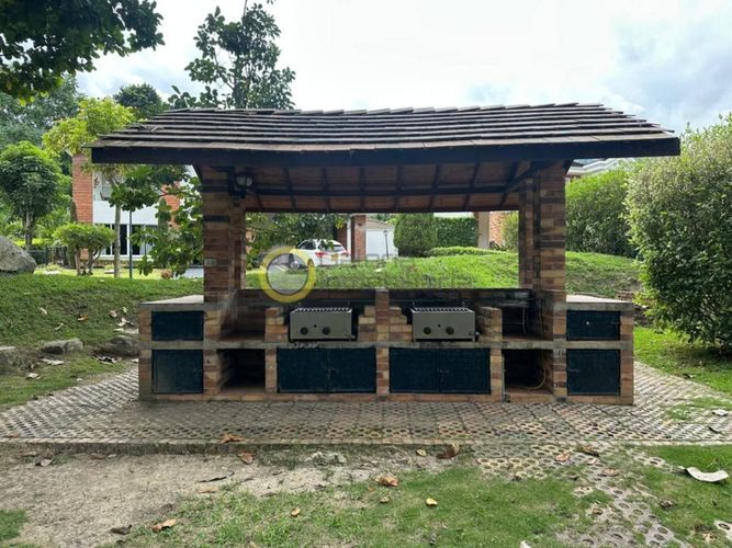 Casa de 4 alcobas en venta en Menzuly, Floridablanca, 524 m² · foto 22 de 24