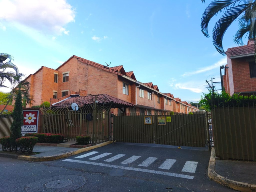 Casa en Arriendo en Prados del limonar, Cali