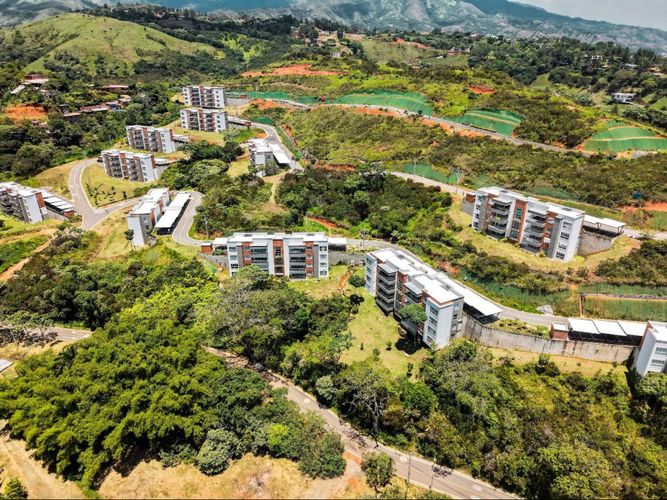 Apartamento de 2 alcobas en venta en Alfaguara, Jamundí, 100 m² · foto 20 de 23
