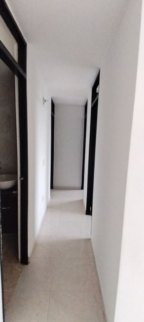 Apartamento de 3 alcobas en venta en Urbanizacion La Base (Planta Y Talleres), Cali, 55 m² · foto 4 de 12