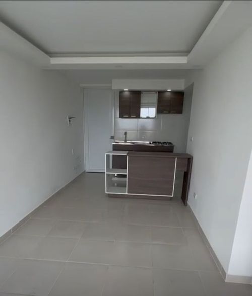 Apartamento de 3 alcobas en venta en Primero De Mayo, Cali, 52 m² · foto 2 de 7