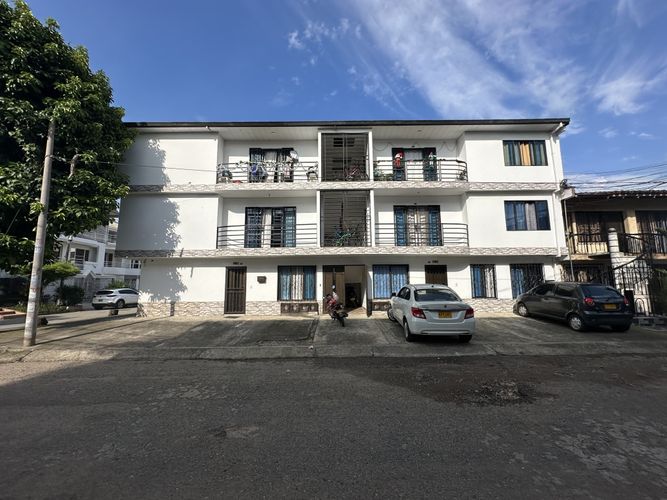 Edificio en venta en Portal De Jamundi, Jamundí, 200 m² · foto 2 de 21