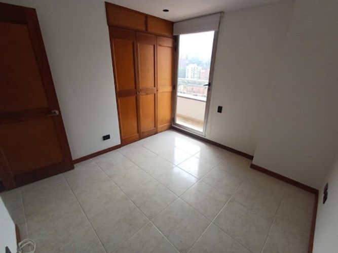 Apartamento de 3 alcobas en arriendo en Loma De Los Gonzalez, Medellín, 110 m² · foto 11 de 19