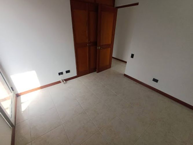 Apartamento de 3 alcobas en arriendo en Loma De Los Gonzalez, Medellín, 110 m² · foto 13 de 19