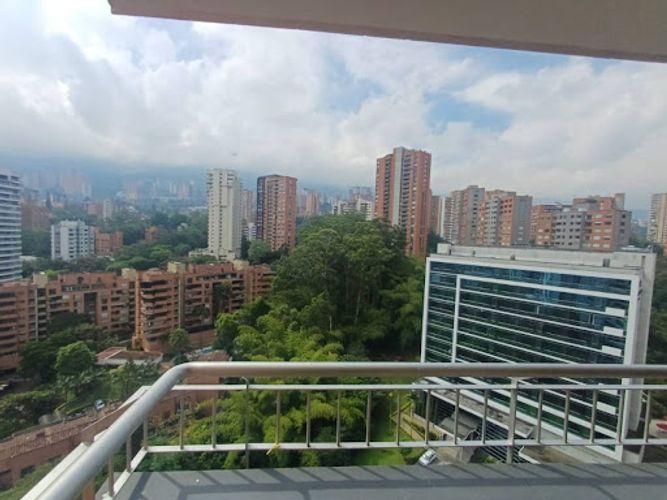 Apartamento de 3 alcobas en arriendo en Loma De Los Gonzalez, Medellín, 110 m² · foto 14 de 19