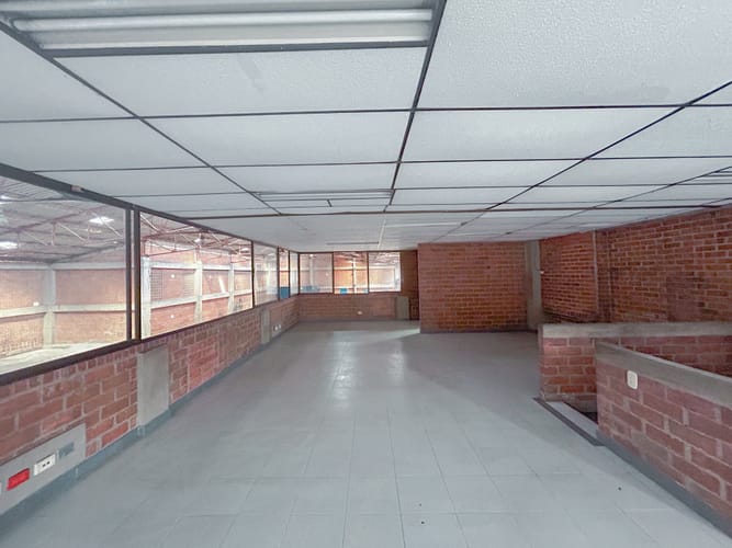 Bodega en arriendo en Juanchito, Candelaria, 1089 m² · foto 10 de 17