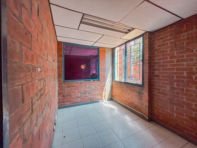 Bodega en arriendo en Juanchito, Candelaria, 1089 m² · foto 14 de 17