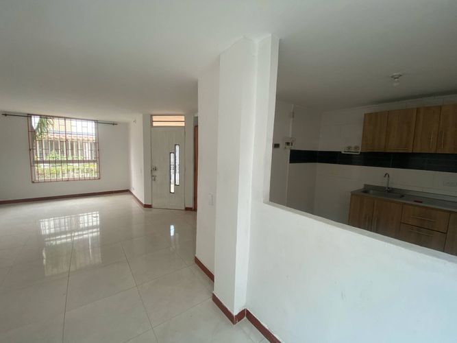 Casa de 4 alcobas en venta en Rincón De Zaragoza, Jamundí, 216 m² · foto 2 de 19