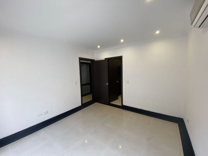 Edificio en venta en Cuarto De Legua - Guadalupe, Cali, 513 m² · foto 8 de 24