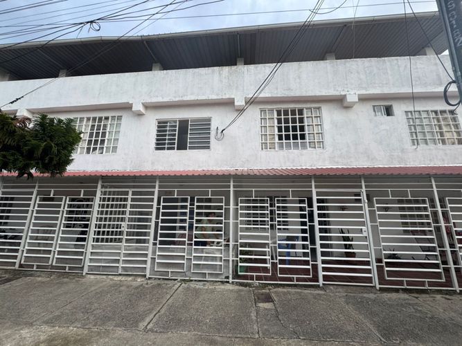 Casa de 11 alcobas en venta en San Carlos, Cali, 396 m² · foto 2 de 24